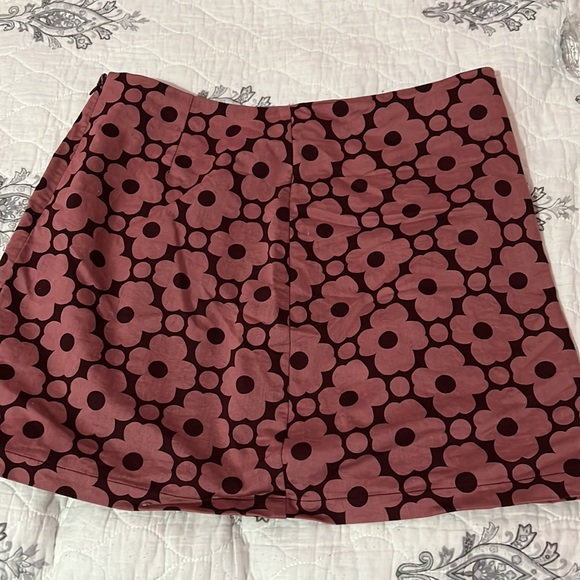 UO Retro Floral Mini-Skirt - Picture 4 of 7